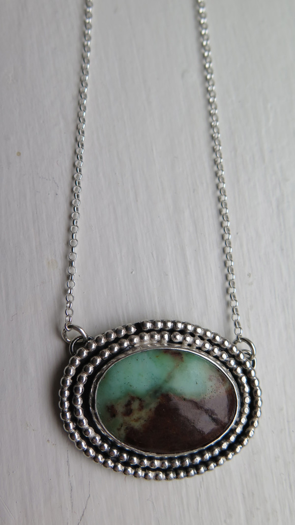 Miskwill Oval chrysoprase necklace Miskwill Oval chrysoprase necklace