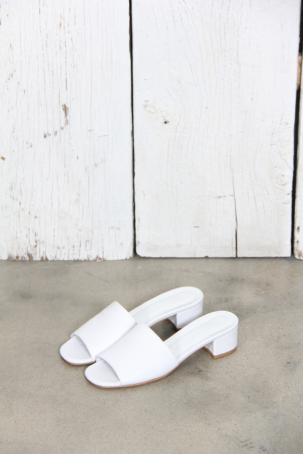 Maryam Nassir Zadeh SOPHIE SLIDES IN WHITE Maryam Nassir Zadeh SOPHIE SLIDES IN WHITE