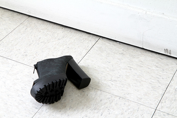 BESTOW in BLACK REPTILE BESTOW in BLACK REPTILE