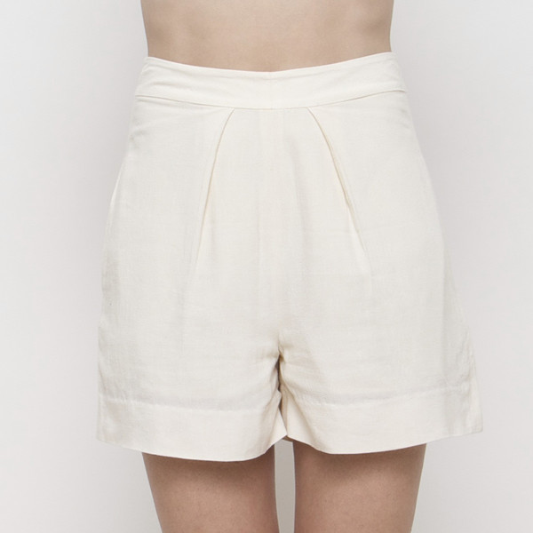 7115 apparel Pleated Shorts SS15 - Cream 7115 apparel Pleated Shorts SS15 - Cream