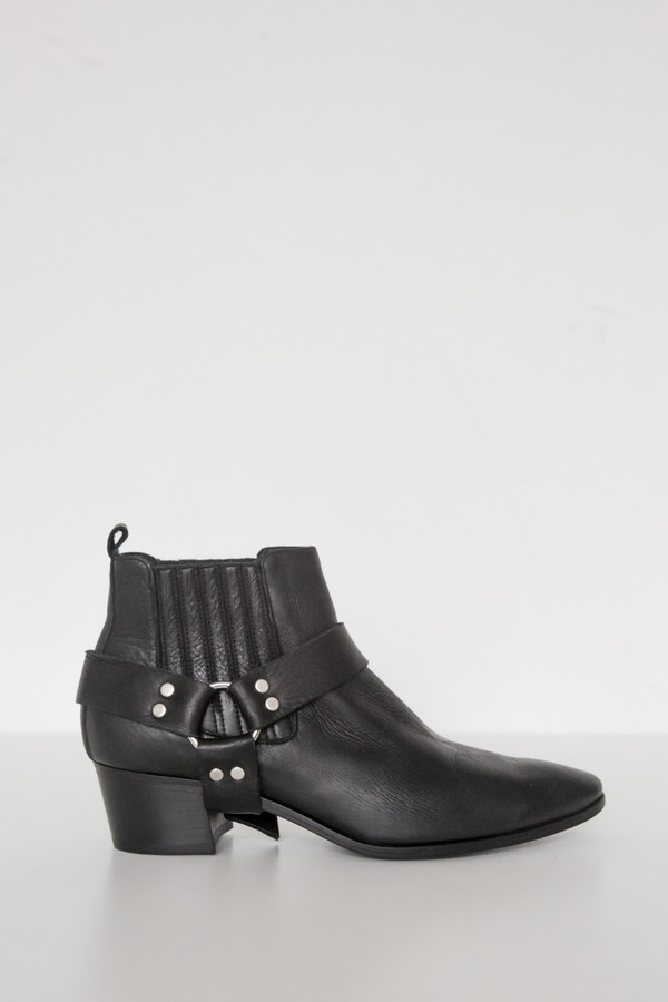 Assembly New York Black Harness Boot Assembly New York Black Harness Boot