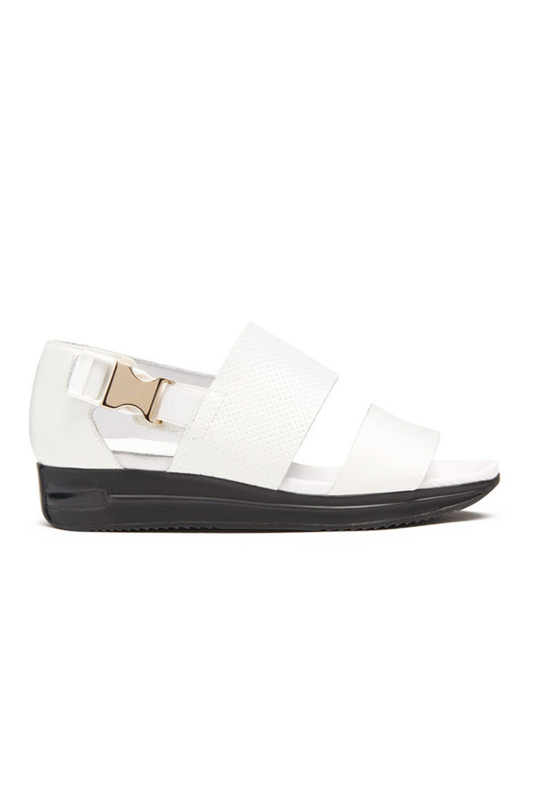 Miista Karen in White Miista Karen in White