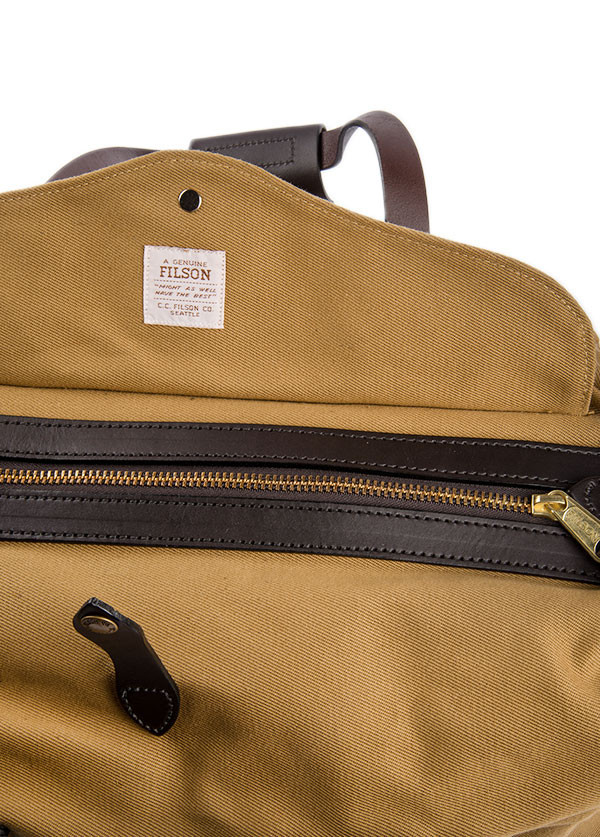 Men's Filson - Small Duffle Bag in Tan Men's Filson - Small Duffle Bag in Tan