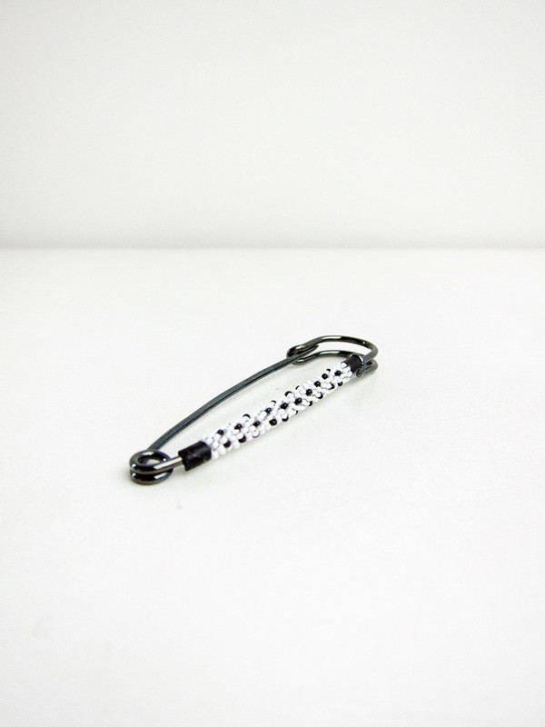 Robin Mollicone White/Black Dot Pin Robin Mollicone White/Black Dot Pin