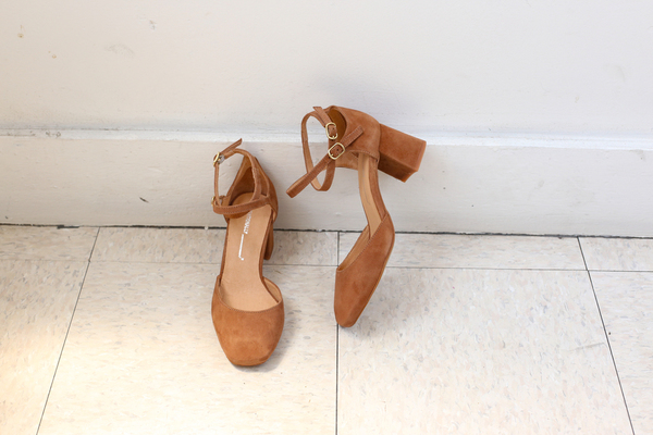 Intentionally Blank HOLLY SUEDE CONGAC Intentionally Blank HOLLY SUEDE CONGAC
