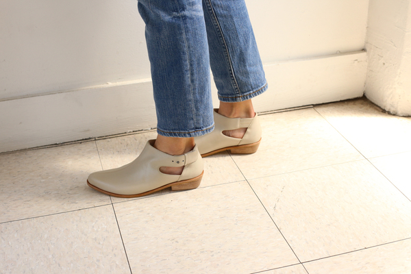 Intentionally Blank FINC BOOTIE BONE LEATHER Intentionally Blank FINC BOOTIE BONE LEATHER