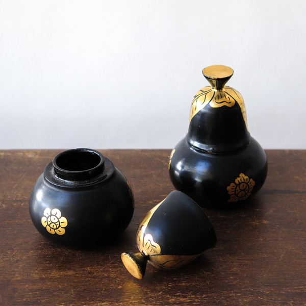 Erica Tanov lacquered pots Erica Tanov lacquered pots