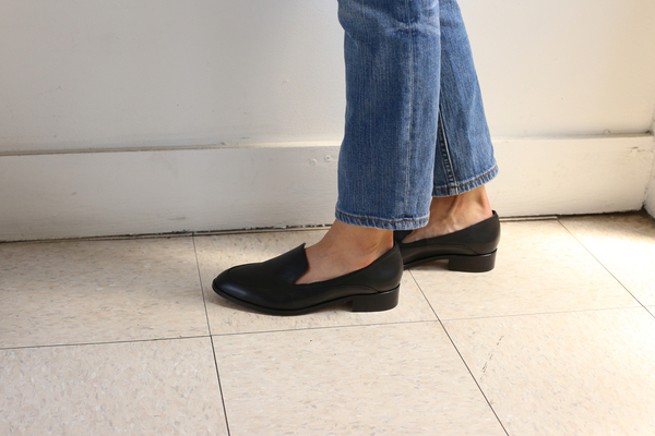 Intentionally Blank TEMPLE BLACK LEATHER Intentionally Blank TEMPLE BLACK LEATHER