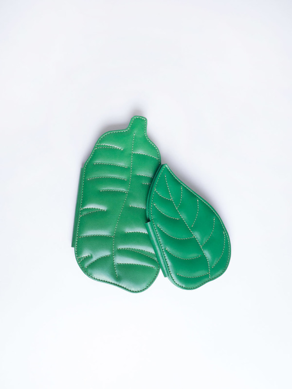 Welcome Companions Leaf Cardholder Welcome Companions Leaf Cardholder