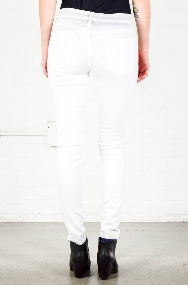 FRAME Denim Frame Le Color Ripped in Blanc FRAME Denim Frame Le Color Ripped in Blanc