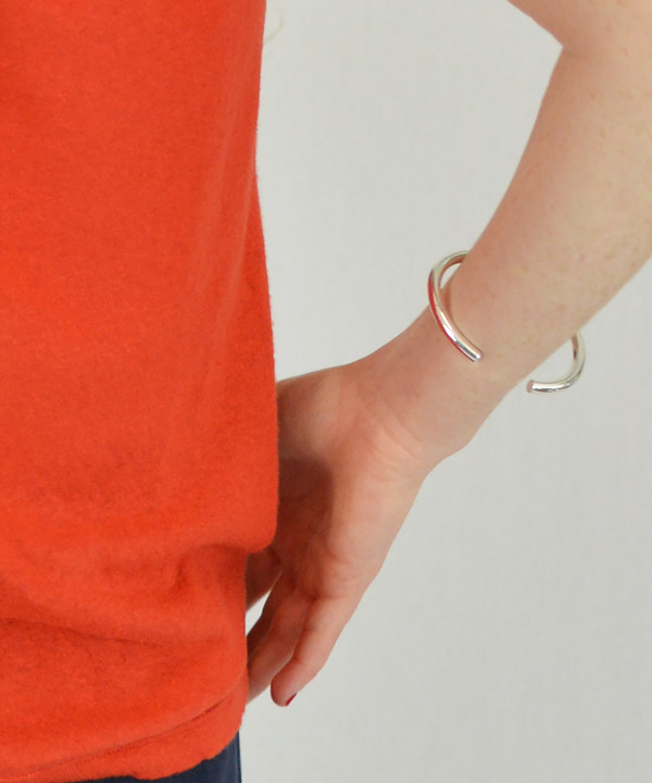 Common Muse Elska Round Bangle Common Muse Elska Round Bangle