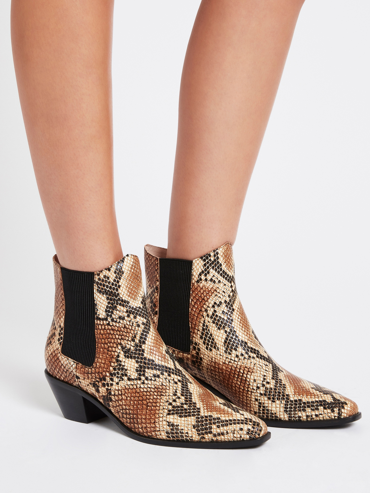 sol sana willis boot