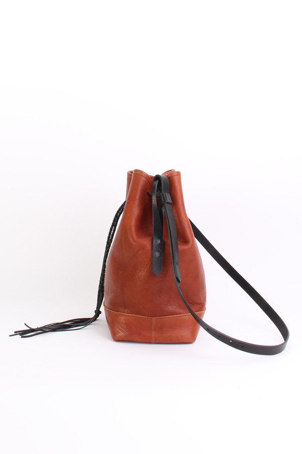 Bucket bag in cognac Bucket bag in cognac