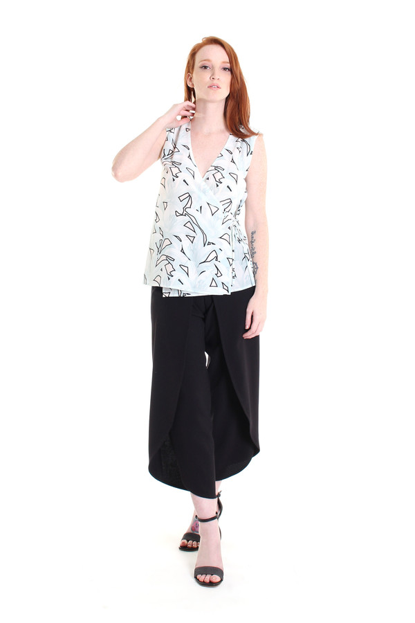 Silvae Korsmo top in graphic lily print Silvae Korsmo top in graphic lily print