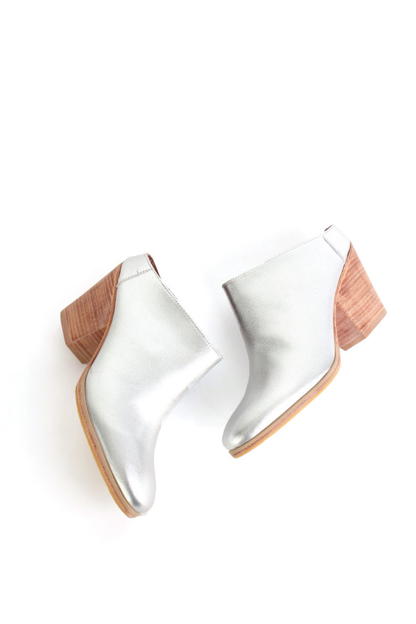 Rachel Comey Mars mule in silver kidskin Rachel Comey Mars mule in silver kidskin