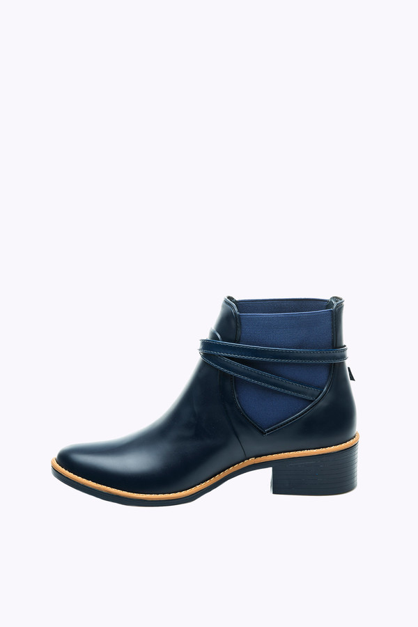Bernardo Peony rainboot in navy Bernardo Peony rainboot in navy