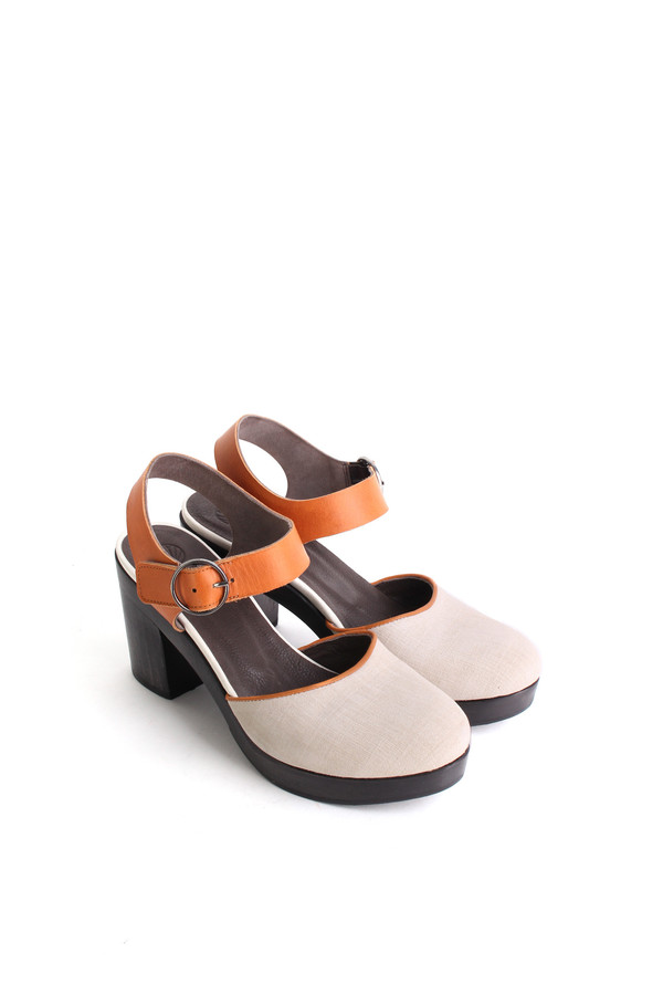 Saffron clog in ecru/caramel Saffron clog in ecru/caramel