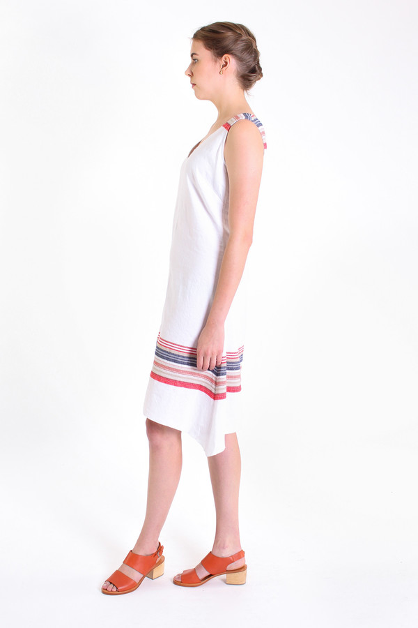 Nuthatch Washed border v-neck dress in multi Nuthatch Washed border v-neck dress in multi