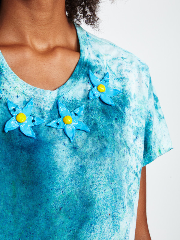 TOY SYNDROME FLOWER NECKLINE TEE TOY SYNDROME FLOWER NECKLINE TEE