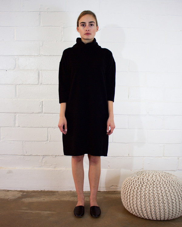 esby ELIZA TURTLENECK DRESS - BLACK esby ELIZA TURTLENECK DRESS - BLACK