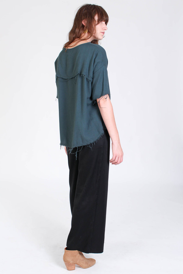 Black Crane Square top in dark shadow Black Crane Square top in dark shadow