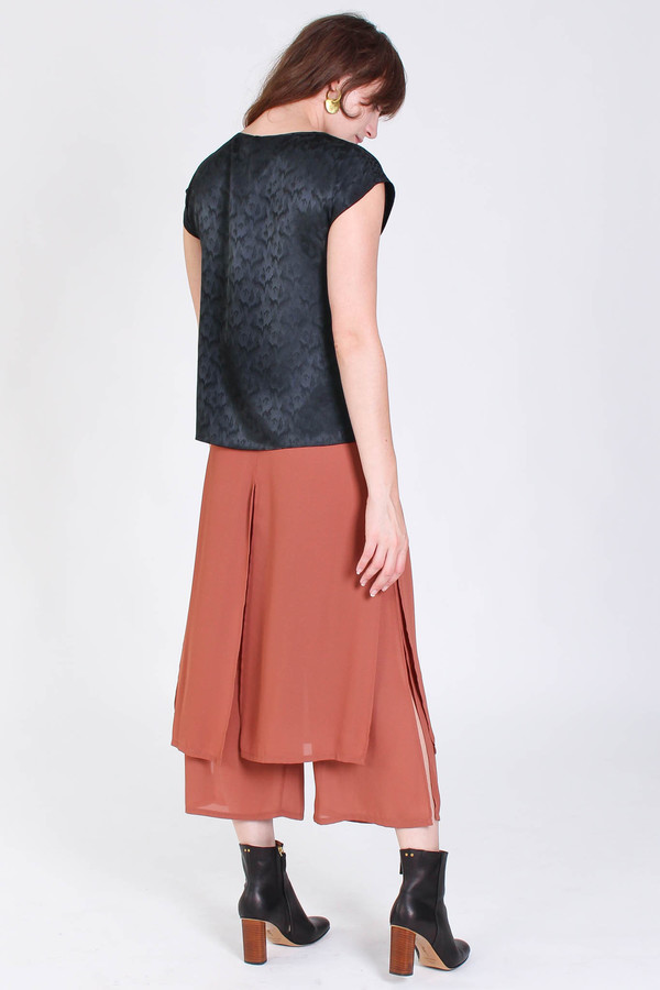 Svilu Base top in black Svilu Base top in black