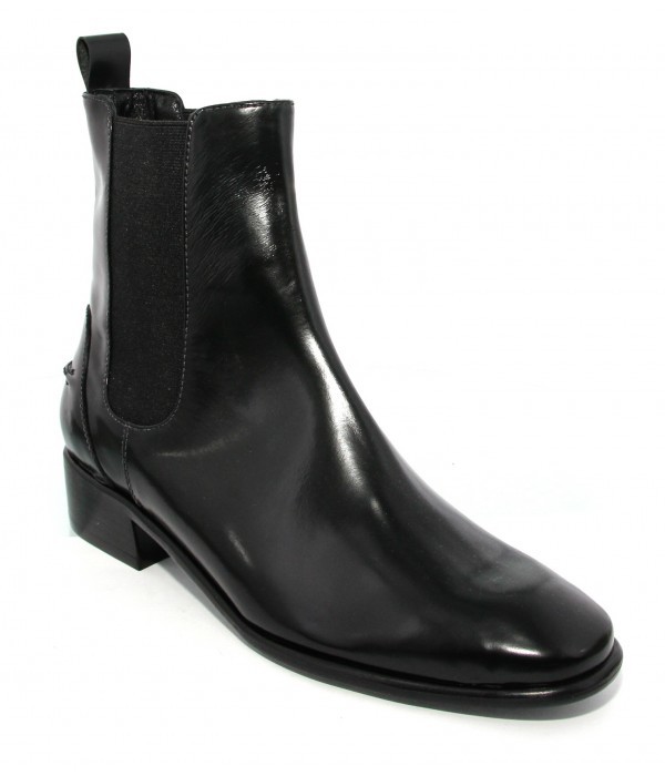 RACHEL COMEY THORA RACHEL COMEY THORA