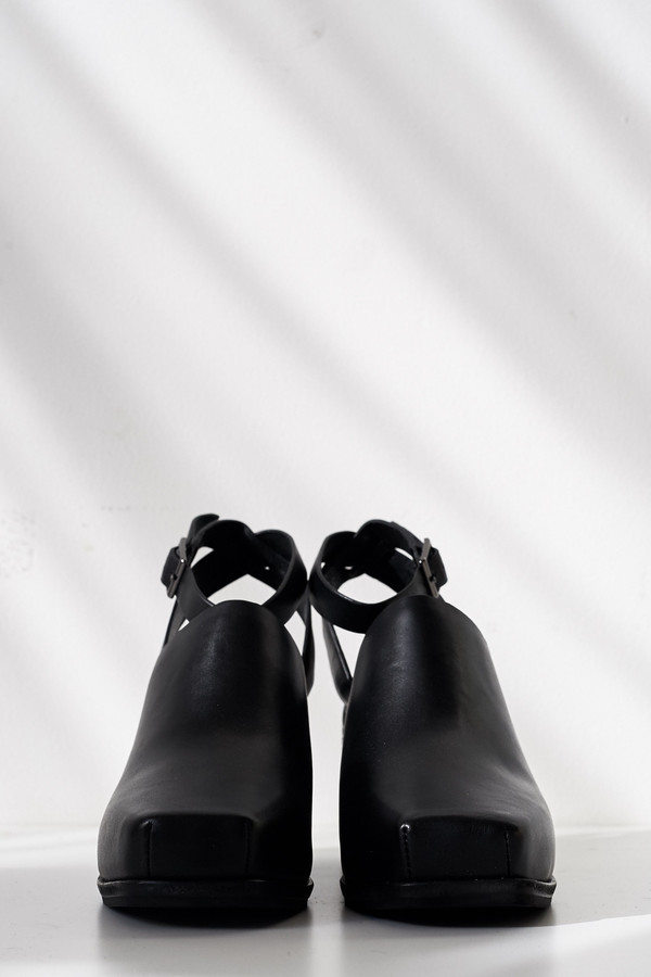 Intentionally Blank Leather Picnic Heel - Black Intentionally Blank Leather Picnic Heel - Black