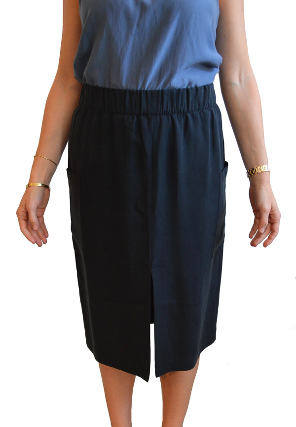 Babe - Slit Skirt (Black) Babe - Slit Skirt (Black)