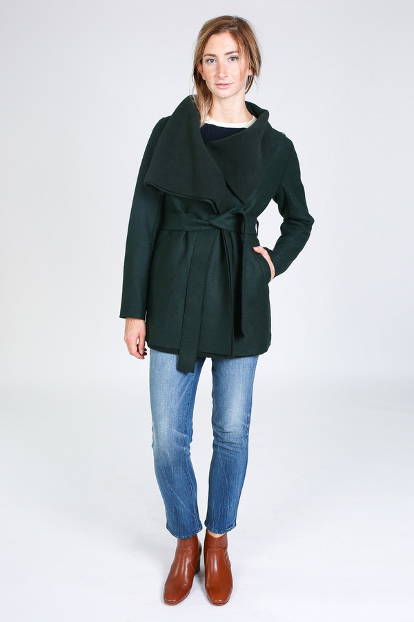 Harris Wharf London Short volcano coat in racing green Harris Wharf London Short volcano coat in racing green