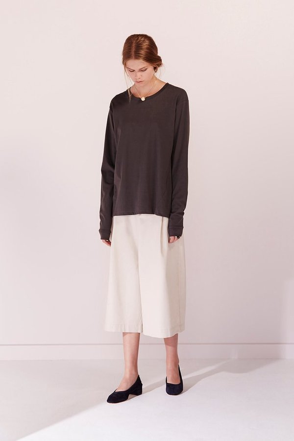 Kowtow Charcoal Boyfriend Top Kowtow Charcoal Boyfriend Top
