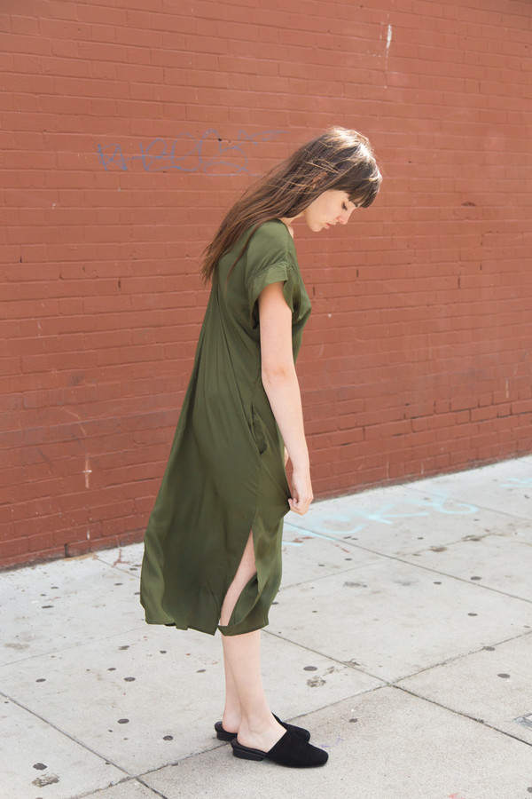 esby banks silk kimono dress in olive esby banks silk kimono dress in olive