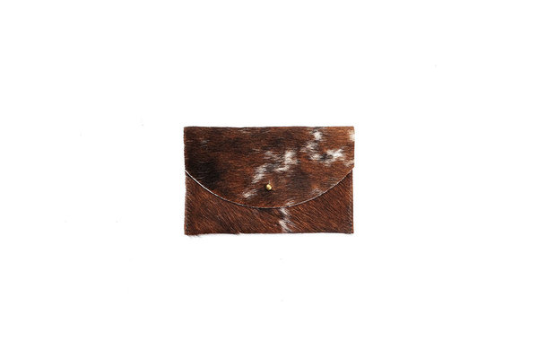 Primecut BROWN COWHIDE PASSPORT CLUTCH Primecut BROWN COWHIDE PASSPORT CLUTCH