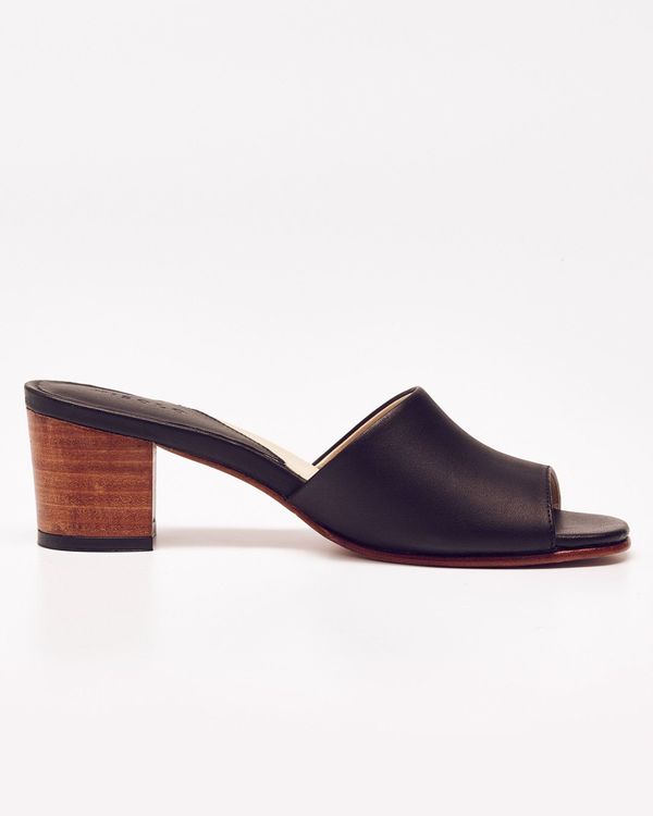 Nisolo Elizabeth Slide Noir - What's It Worth Nisolo Elizabeth Slide Noir - What's It Worth