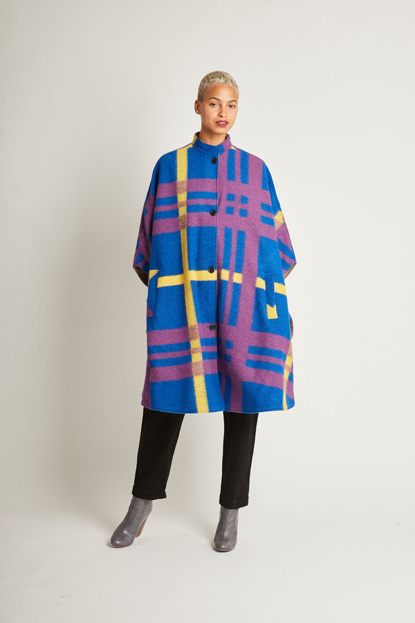Kurt Lyle Berlyn Cape in Oslo Plaid Kurt Lyle Berlyn Cape in Oslo Plaid
