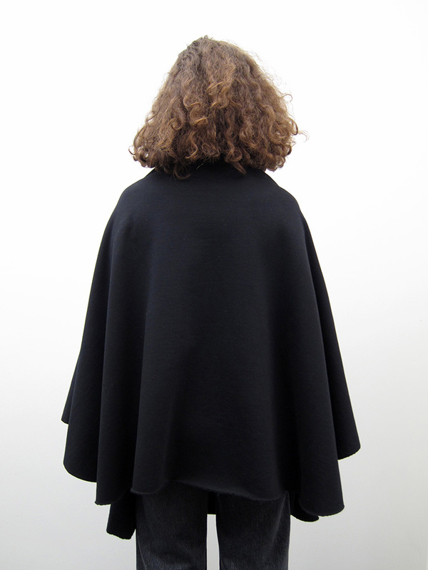 BLESS Sweaterponcho, Black BLESS Sweaterponcho, Black