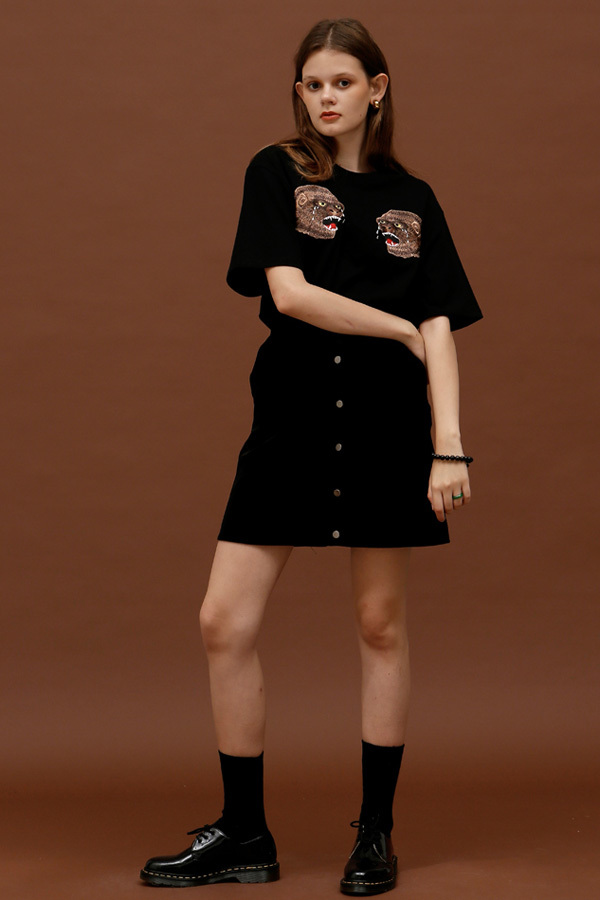 ROCKET LUNCH Velvet Botton Skirt- Black ROCKET LUNCH Velvet Botton Skirt- Black