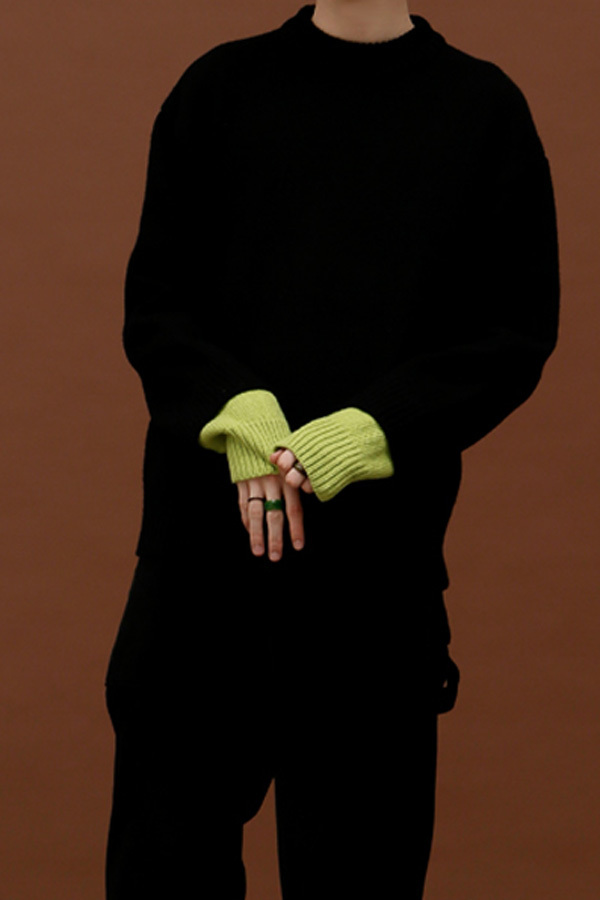 ROCKET LUNCH Double Sleeve Knit- Black ROCKET LUNCH Double Sleeve Knit- Black