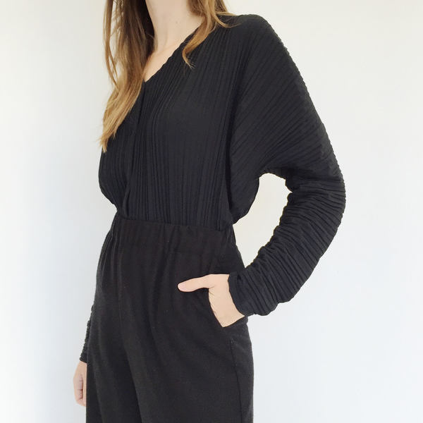 Johan Vintage Reversible Black Pleated Top Johan Vintage Reversible Black Pleated Top