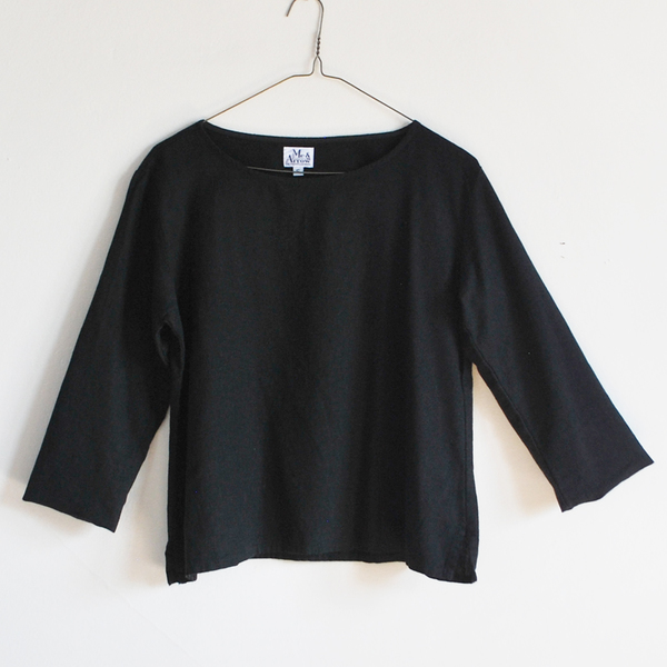 Me & Arrow Basic top - Black Me & Arrow Basic top - Black