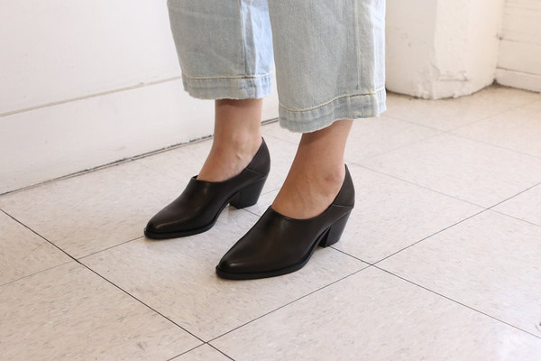 Intentionally Blank HERA Black Intentionally Blank HERA Black