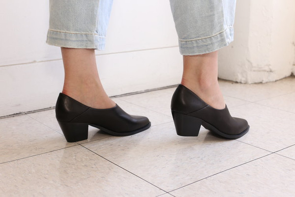 Intentionally Blank HERA Black Intentionally Blank HERA Black