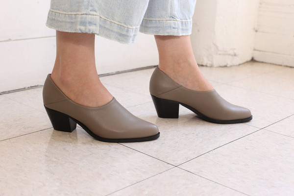 Intentionally Blank HERA Grey Intentionally Blank HERA Grey
