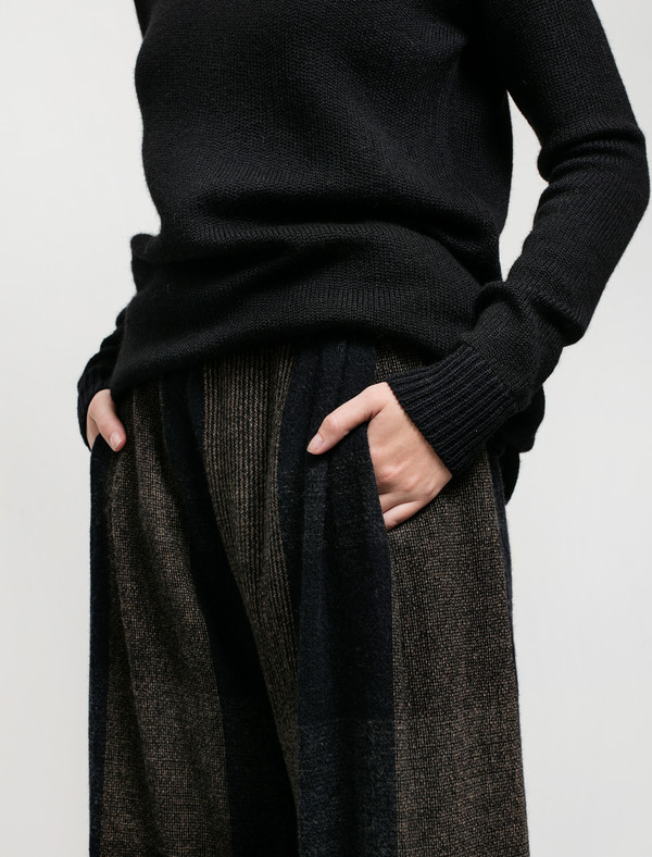 Stephan Schneider Womens Trousers Interior Dark Plaid Stephan Schneider Womens Trousers Interior Dark Plaid