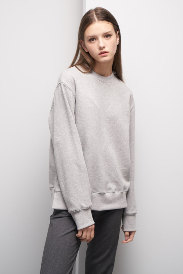 LOOKAST Basic Sweatshirt- Gray LOOKAST Basic Sweatshirt- Gray