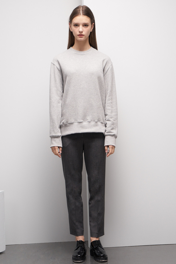 LOOKAST Basic Sweatshirt- Gray LOOKAST Basic Sweatshirt- Gray