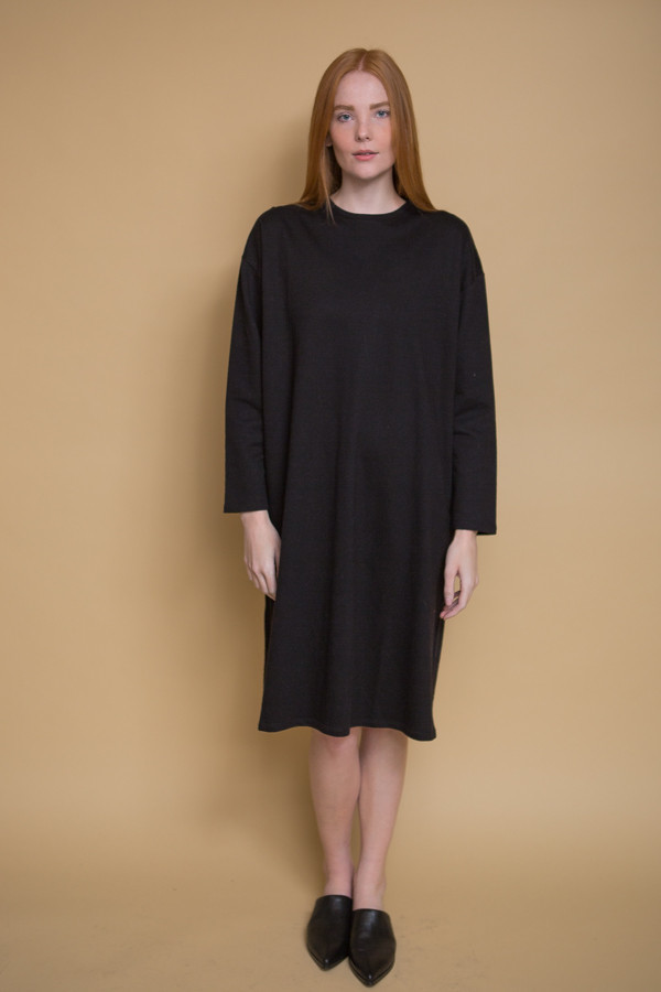Revisited Matters T-Shirt Sweater Dress - Black Revisited Matters T-Shirt Sweater Dress - Black