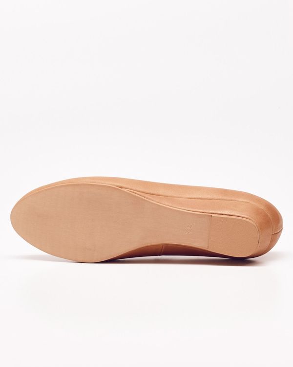 Nisolo Mendez Flat Almond 5 for 5 Nisolo Mendez Flat Almond 5 for 5
