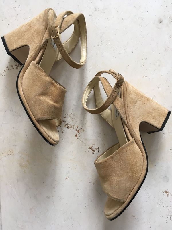 The Shudio Vintage Tan Suede Chunk Heels (Sz 9) The Shudio Vintage Tan Suede Chunk Heels (Sz 9)