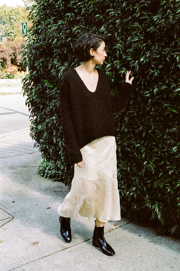 Anaak Mori Handknit V-Neck Pullover Black Anaak Mori Handknit V-Neck Pullover Black